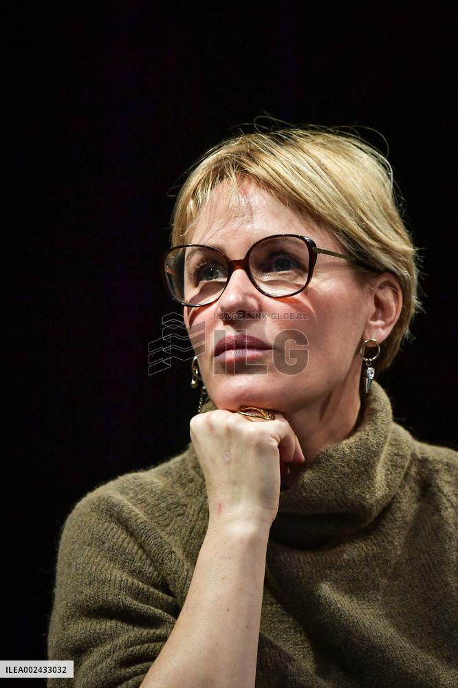 A Woman Equals A Man ? Conference - Paris