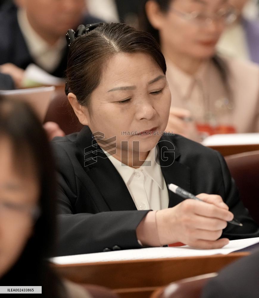 (ChineseToday) CHINA-BEIJING-SANITATION WORKER-NPC DEPUTY (CN)