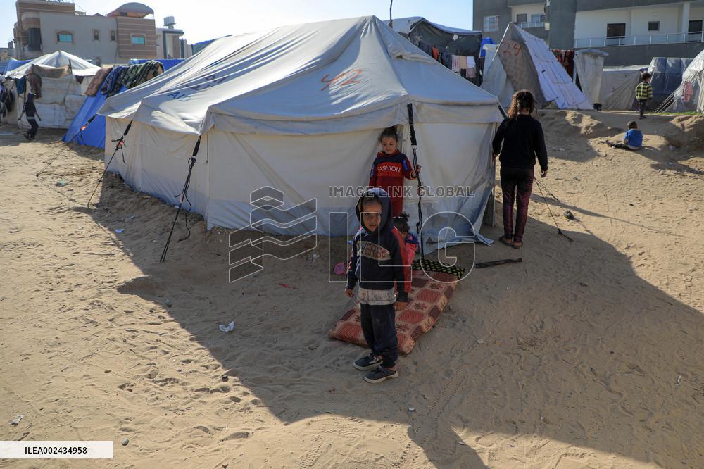MIDEAST-GAZA-RAFAH-TEMPORARY CAMP