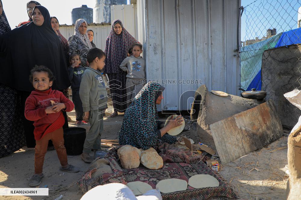 MIDEAST-GAZA-RAFAH-TEMPORARY CAMP
