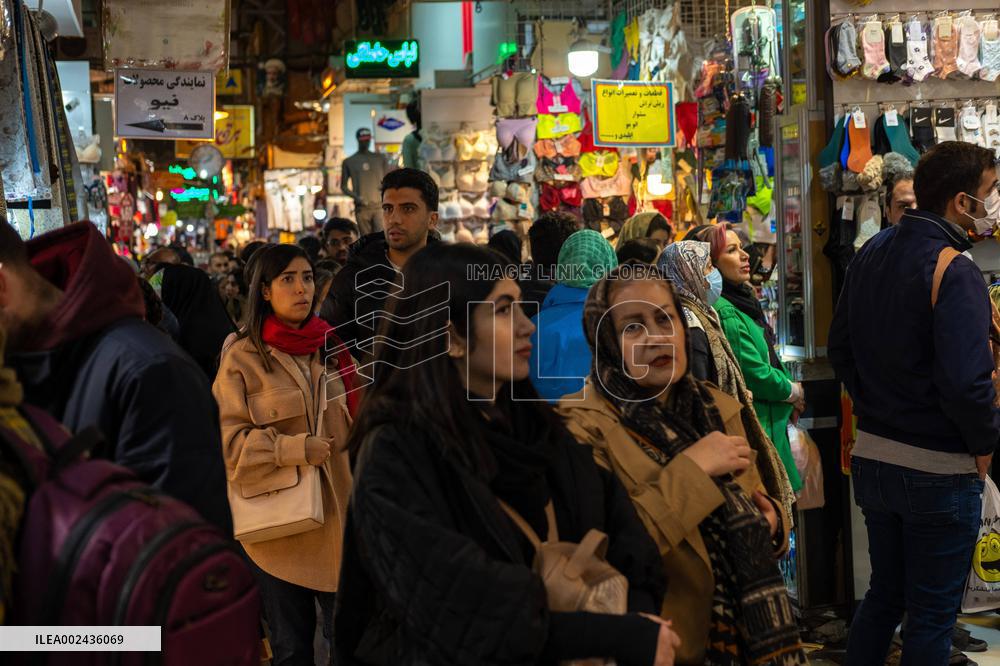 Women Shop In Tehran - Iran