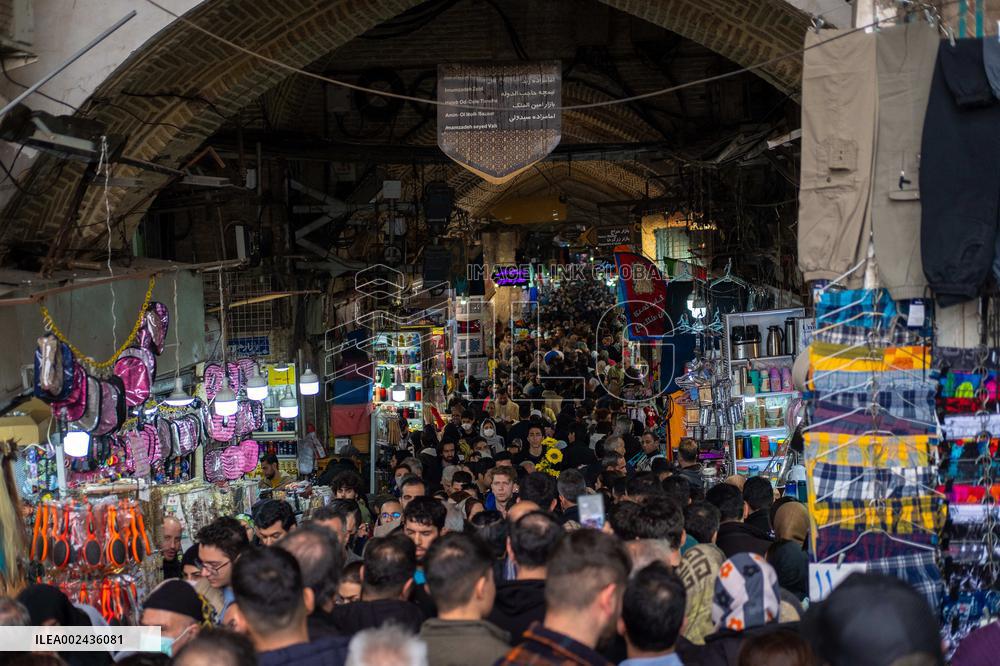 Women Shop In Tehran - Iran