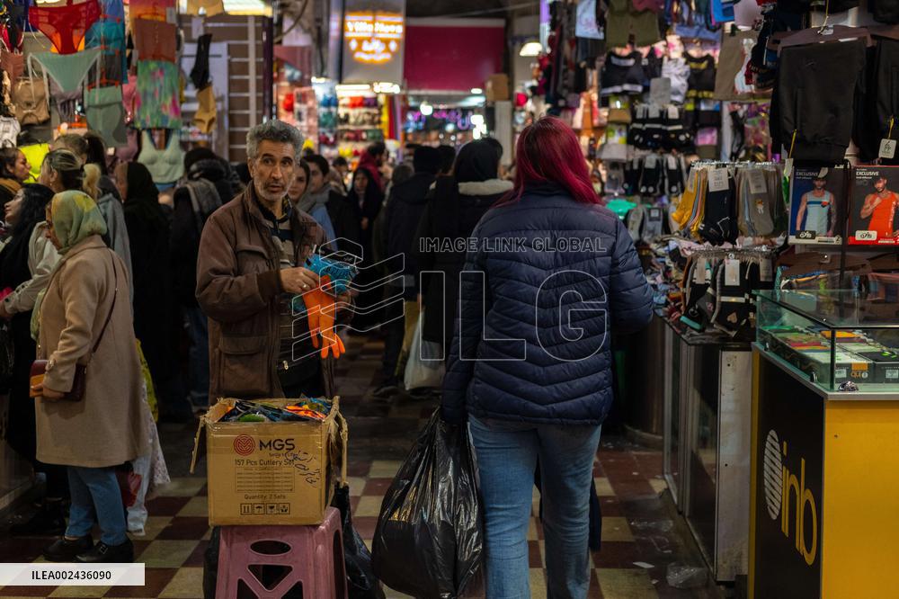 Women Shop In Tehran - Iran