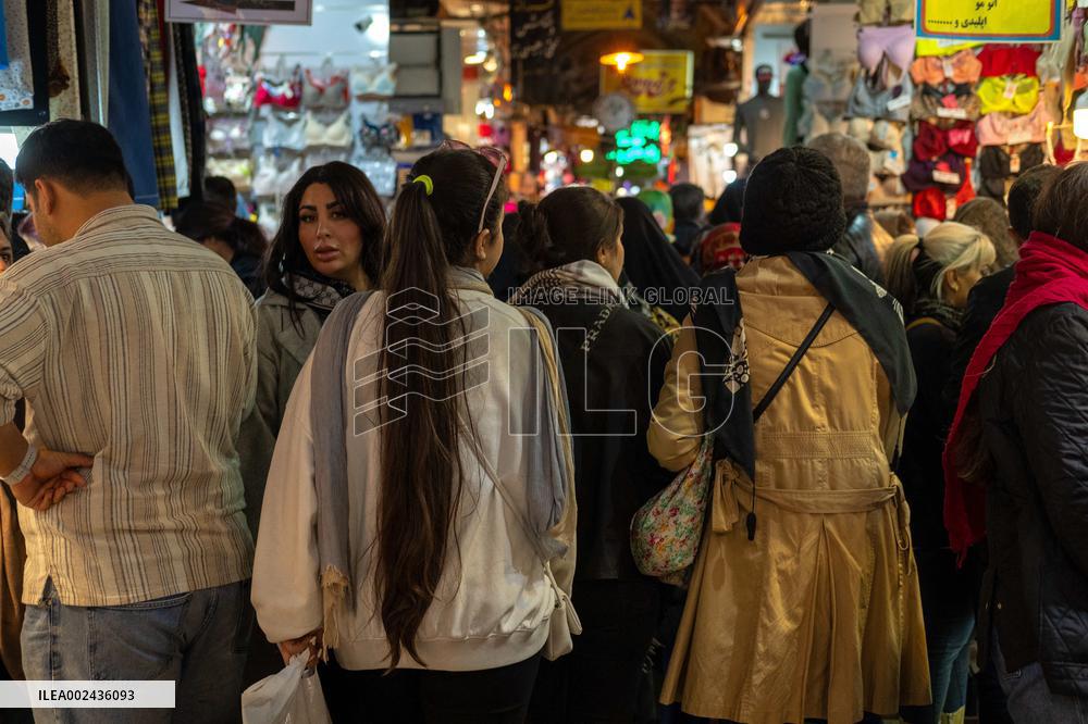 Women Shop In Tehran - Iran