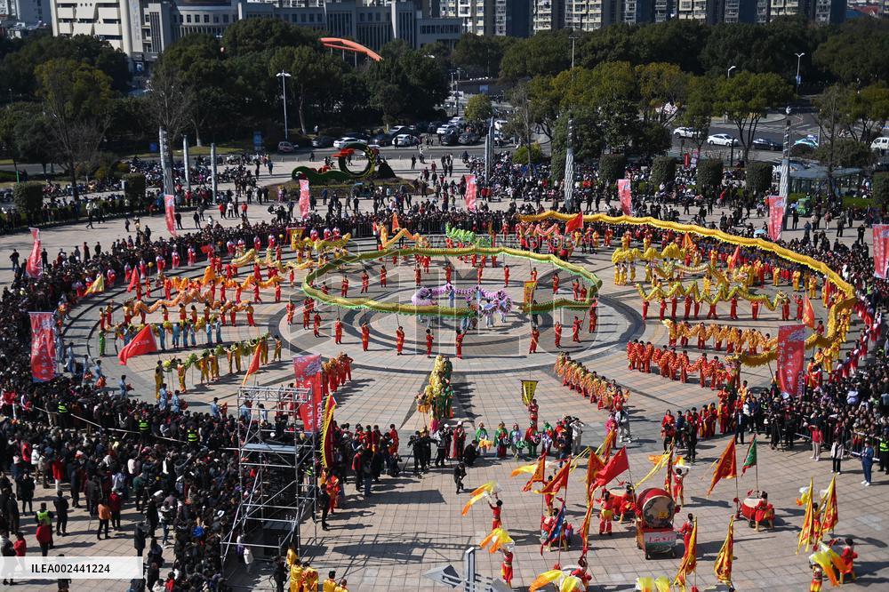 CHINA-ZHEJIANG-FENGHUA-CLOTH DRAGON-PARADE (CN)
