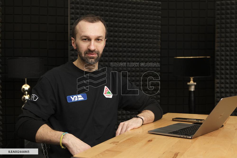 Iryna Soloshenko takes part in Leshchenko Asks program by Ukrinform