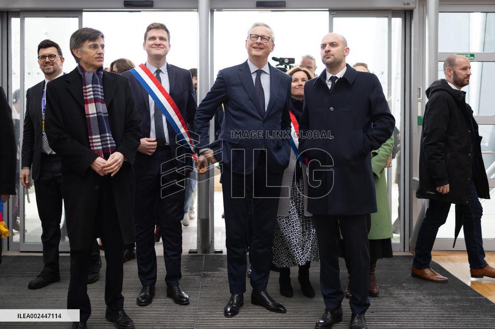 Bruno Le Maire visits GE HealthCare - Buc