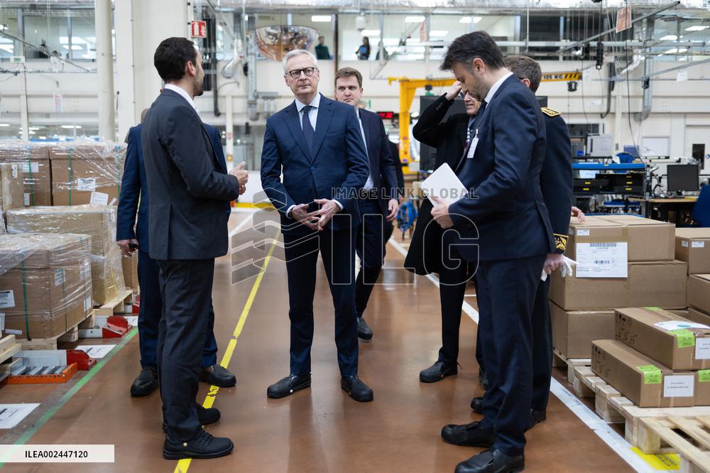 Bruno Le Maire visits GE HealthCare - Buc