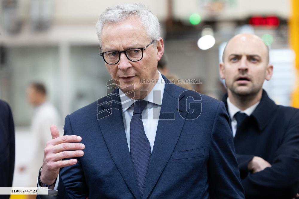 Bruno Le Maire visits GE HealthCare - Buc