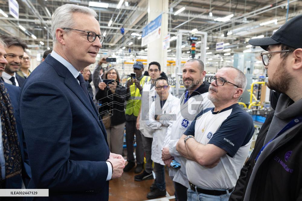 Bruno Le Maire visits GE HealthCare - Buc