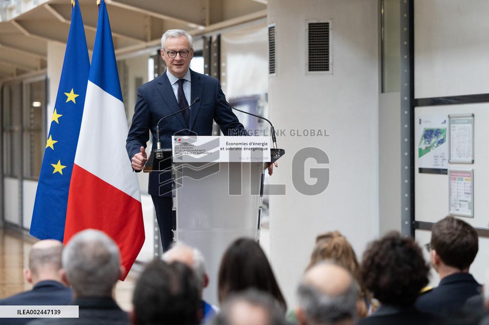 Bruno Le Maire visits GE HealthCare - Buc