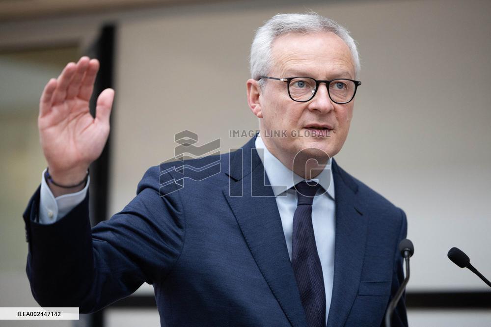 Bruno Le Maire visits GE HealthCare - Buc