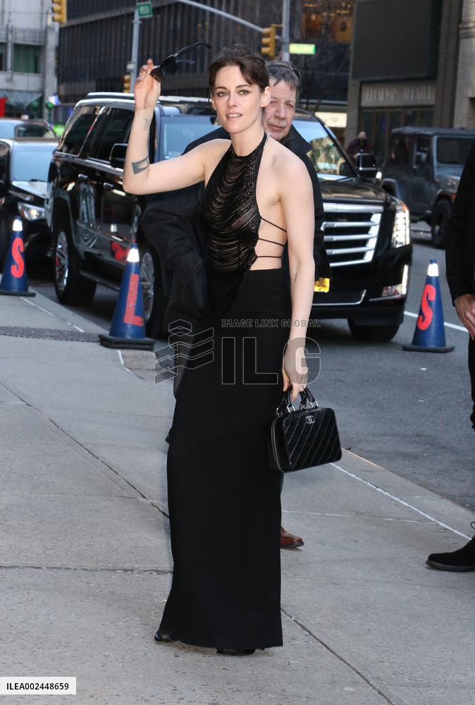 Kristen Stewart At The Late Show - NYC