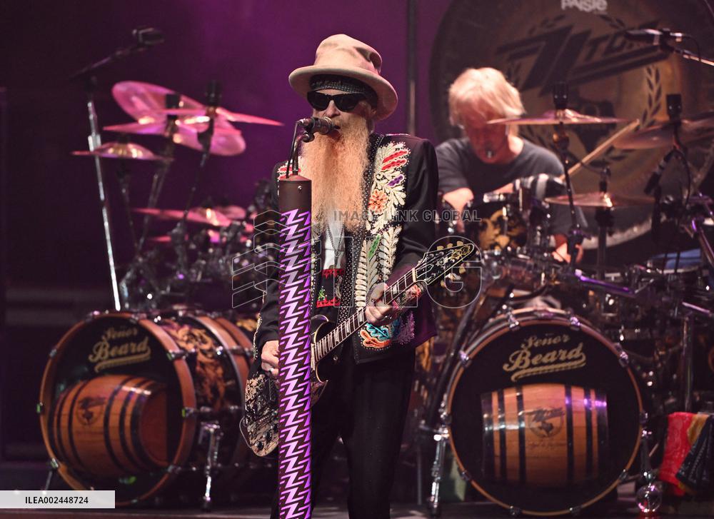 ZZ Top Perform - FL