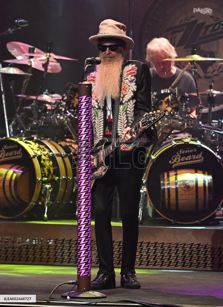 ZZ Top Perform - FL