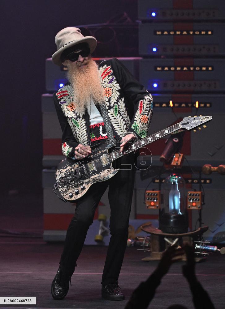 ZZ Top Perform - FL