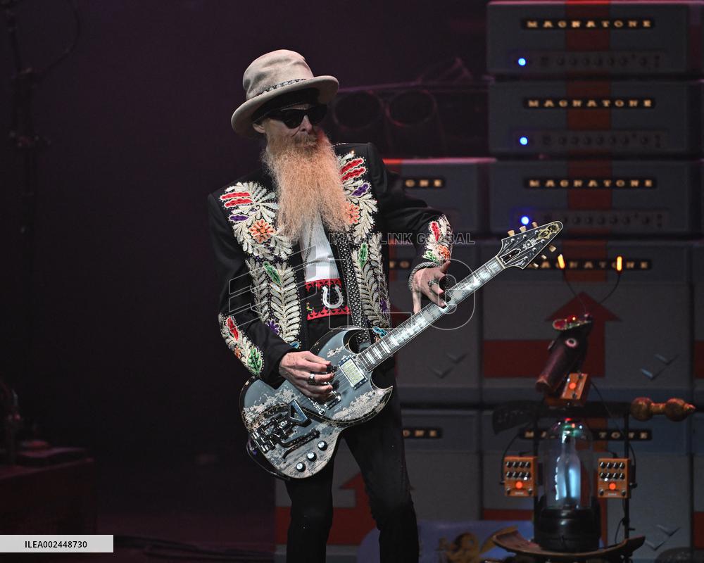 ZZ Top Perform - FL