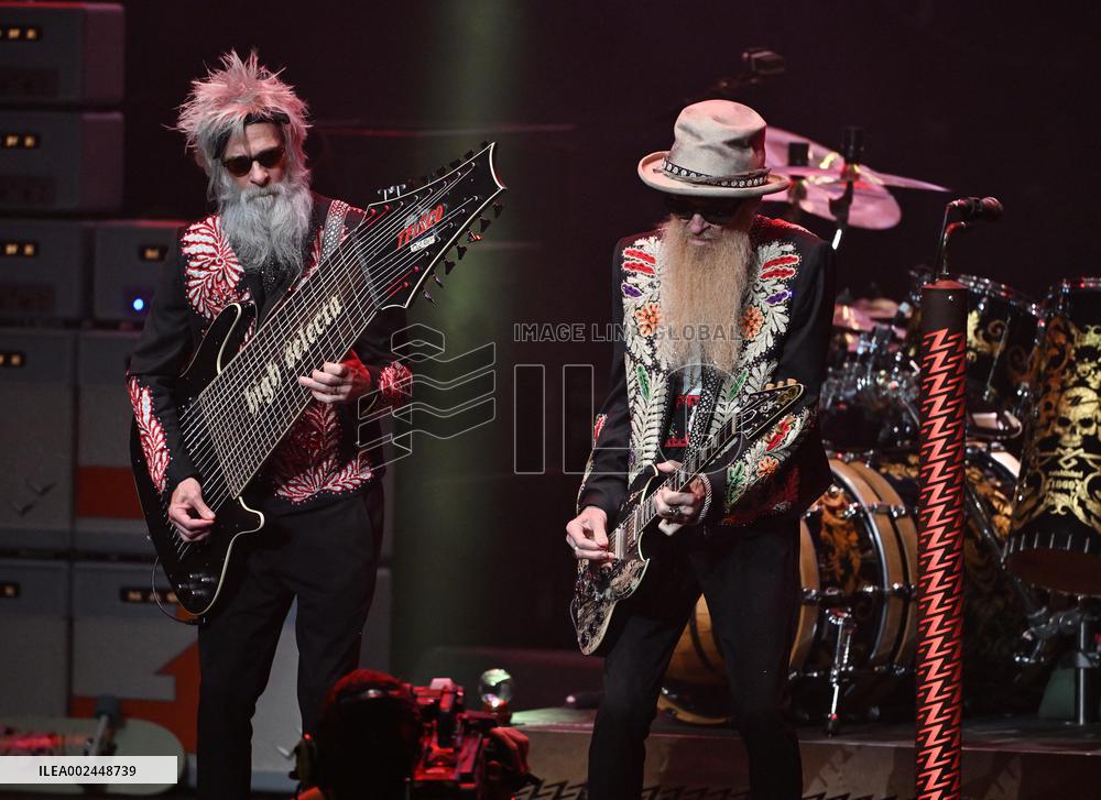 ZZ Top Perform - FL