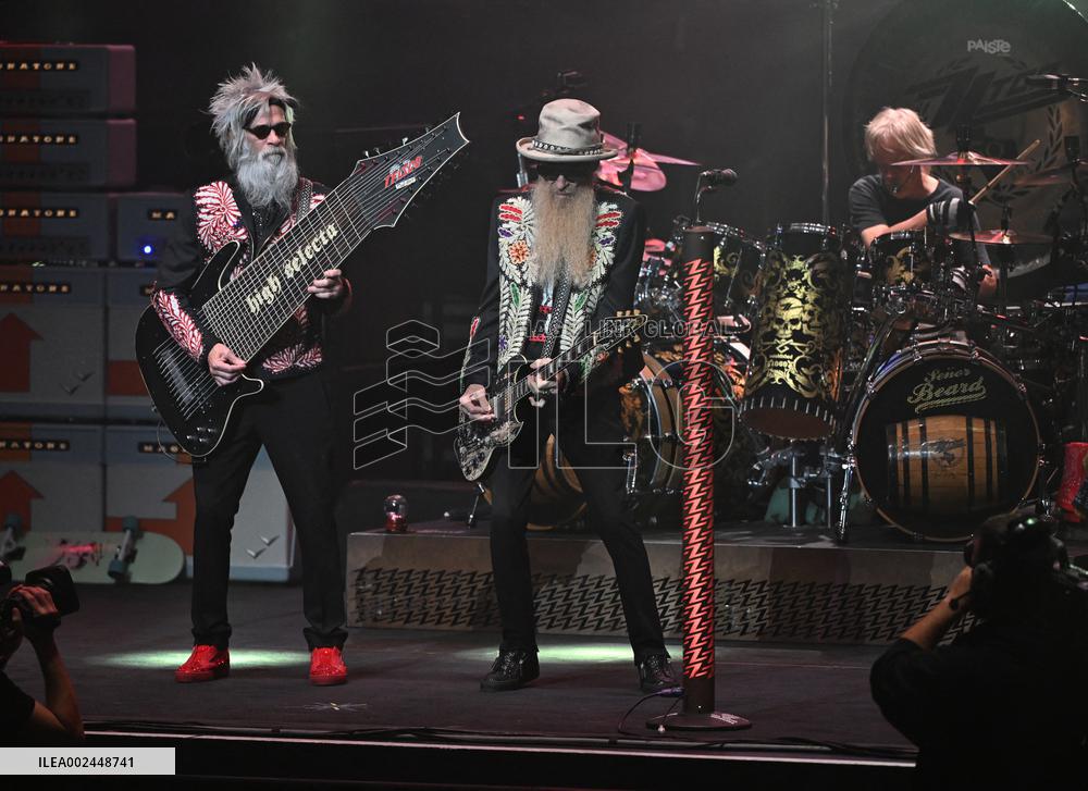 ZZ Top Perform - FL