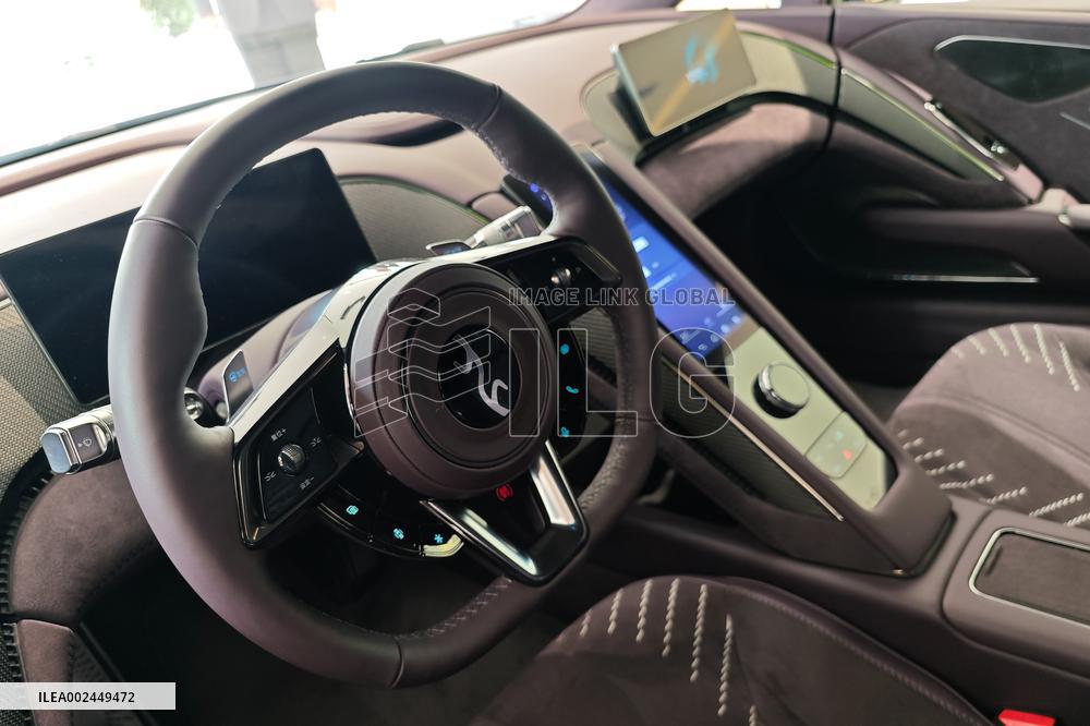 Customers Experience BYD's YANGWANG U9 Supercar in Shanghai