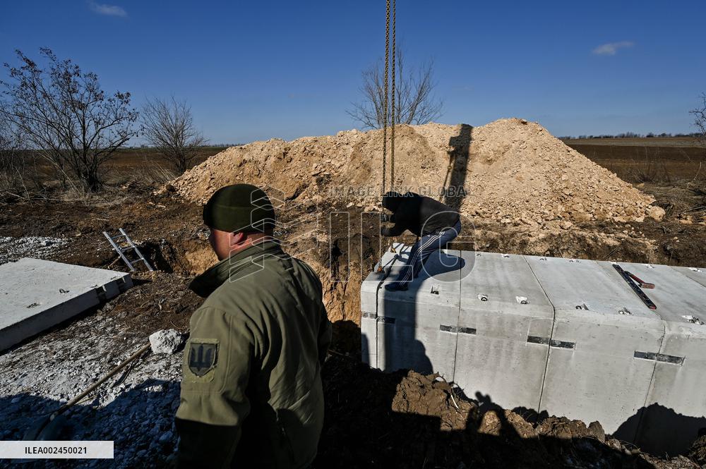 Construction of fortifications continues in Zaporizhzhia
