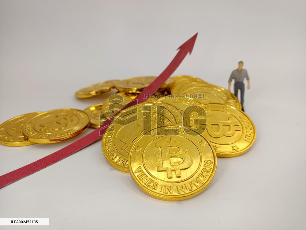 Illustration Bitcoin Rises Above $72,000