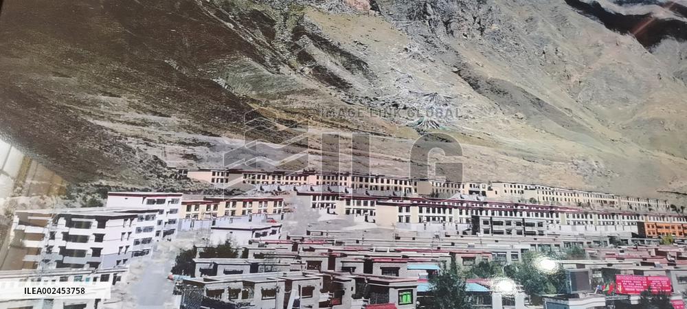 (InXizang) CHINA-XIZANG-LHASA-BARREN MOUNTAIN-TREE PLANTING (CN)