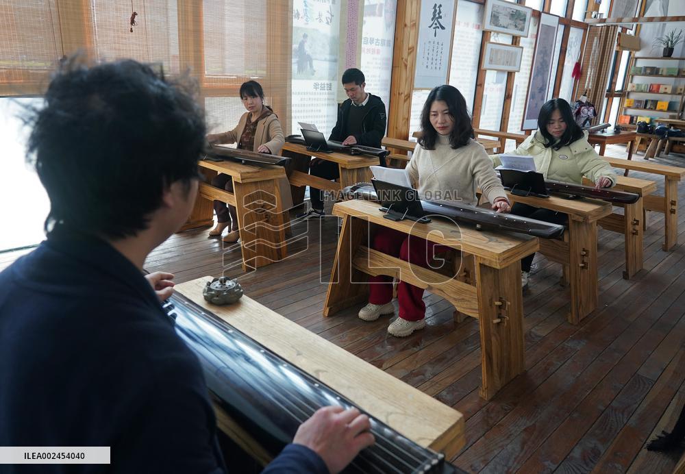 (MASTER OF CRAFTS) CHINA-JIANGXI-GUQIN MAKER (CN)