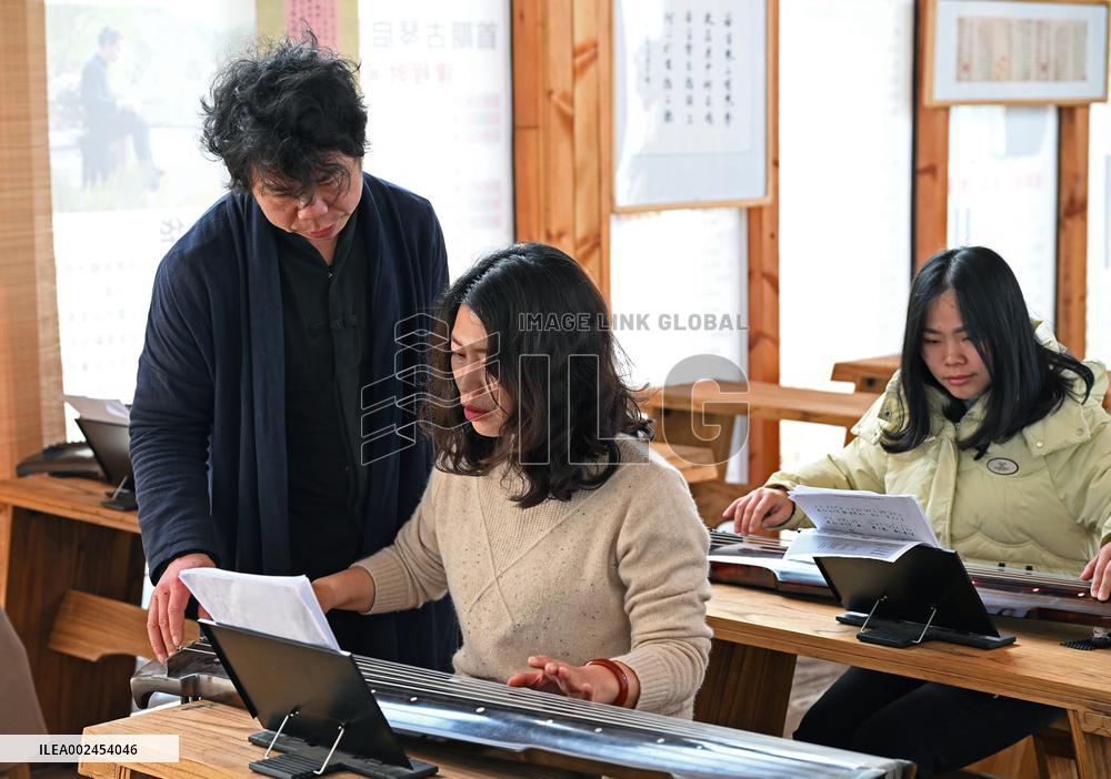 (MASTER OF CRAFTS) CHINA-JIANGXI-GUQIN MAKER (CN)