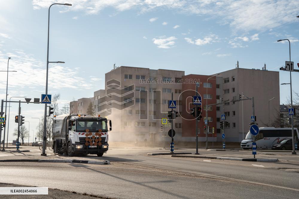 Spring Street Washing
