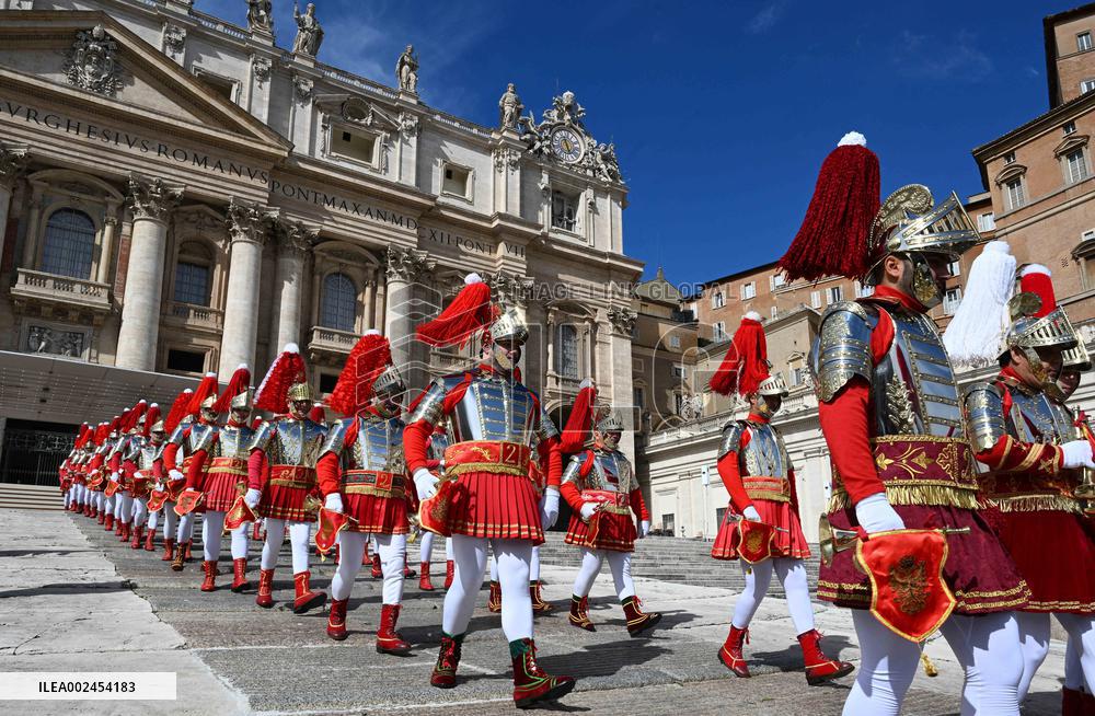 Pope Francis Leads The  General Audience - Vatican