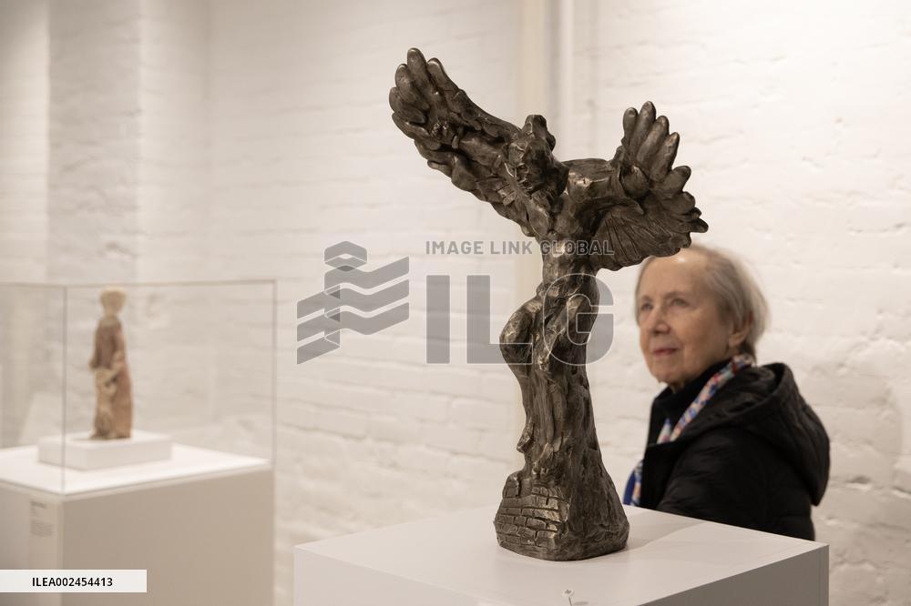 U.S.-NEW YORK-ART GALLERY-CHINESE SCULPTOR-OPENING