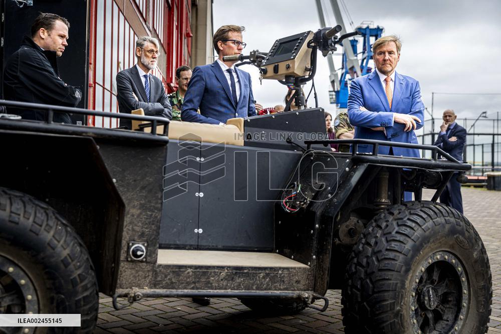 King Willem-Alexander Visits Innovation Hub Mindbase - Rotterdam