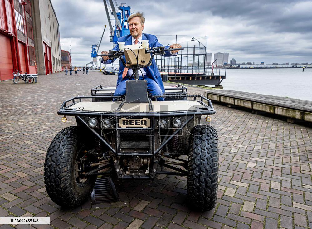 King Willem-Alexander Visits Innovation Hub Mindbase - Rotterdam