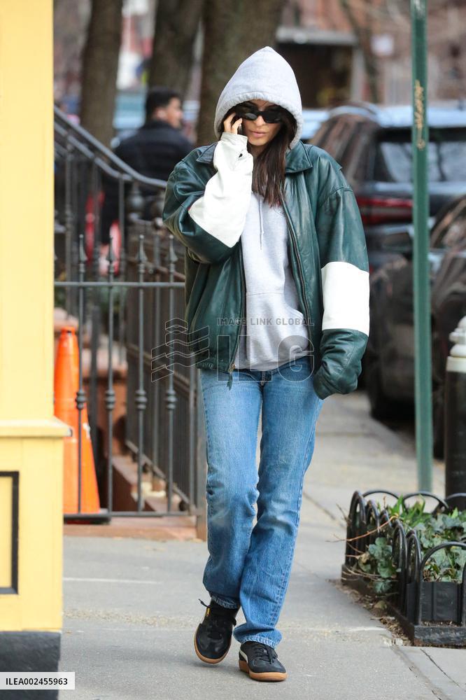 Emily Ratajkowski Keeping A Low Profile - NYC