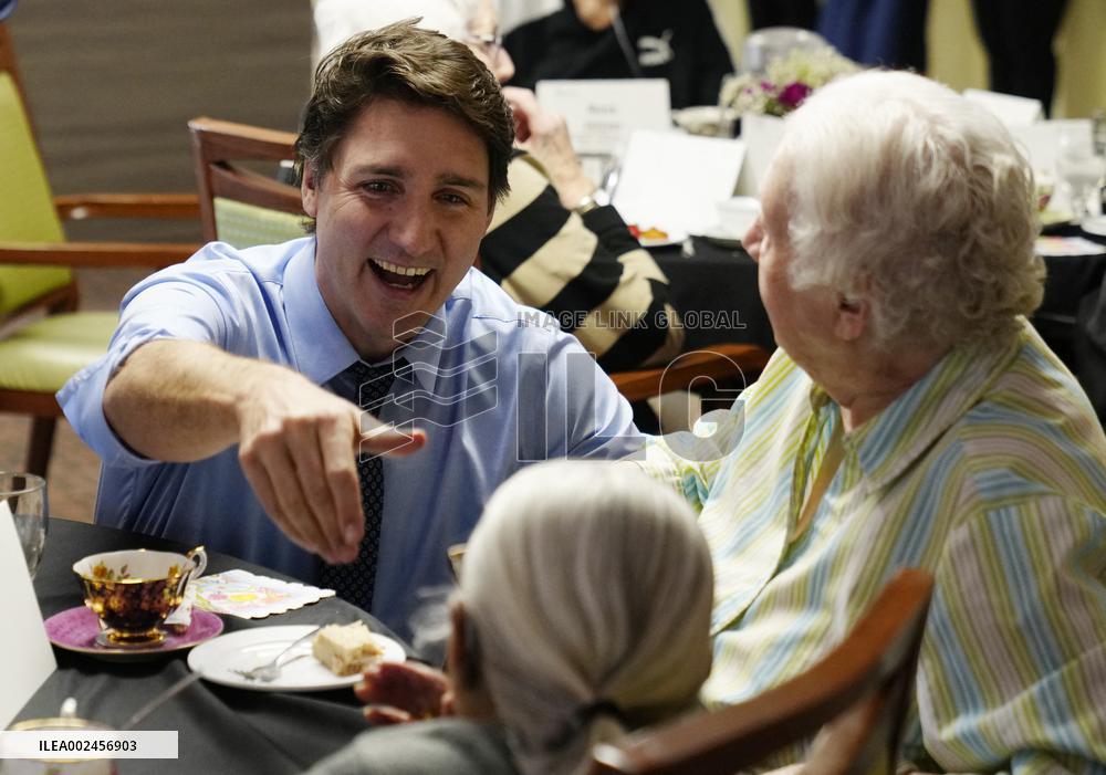 PM Trudeau Visits Seniors - Calgary