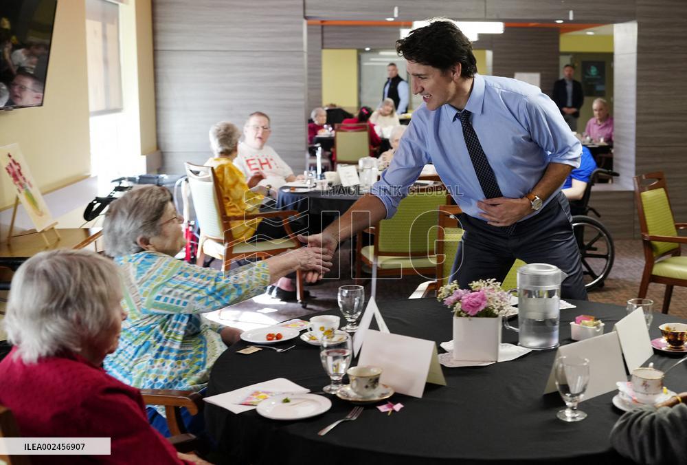 PM Trudeau Visits Seniors - Calgary