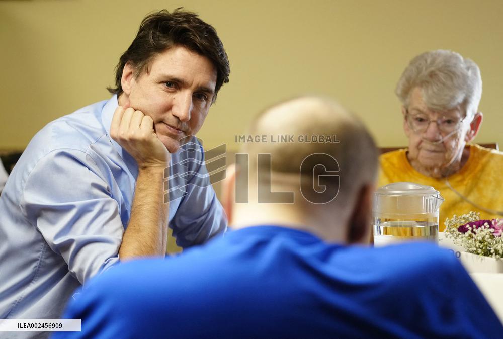 PM Trudeau Visits Seniors - Calgary