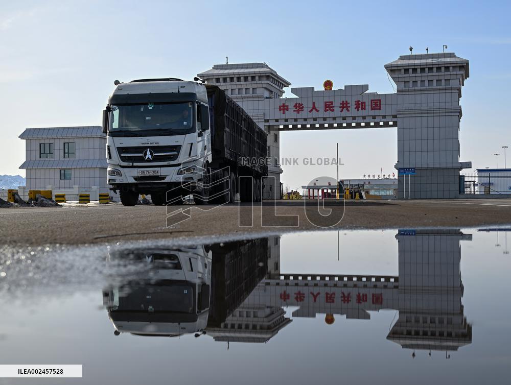 CHINA-XINJIANG-TAKIXKEN ROAD PORT (CN)