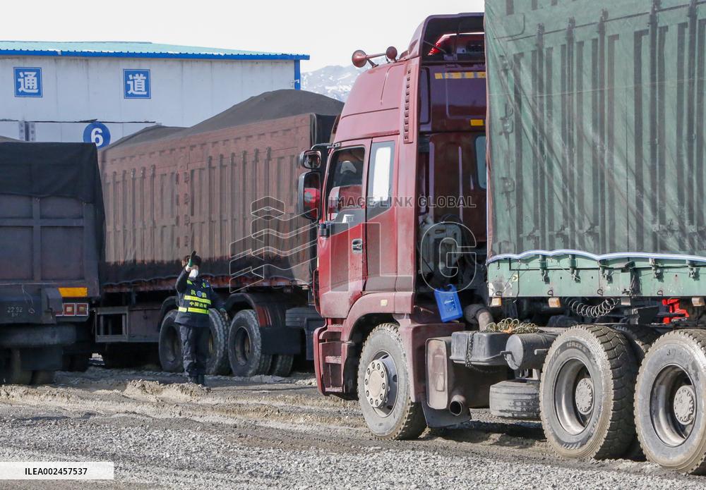 CHINA-XINJIANG-TAKIXKEN ROAD PORT (CN)