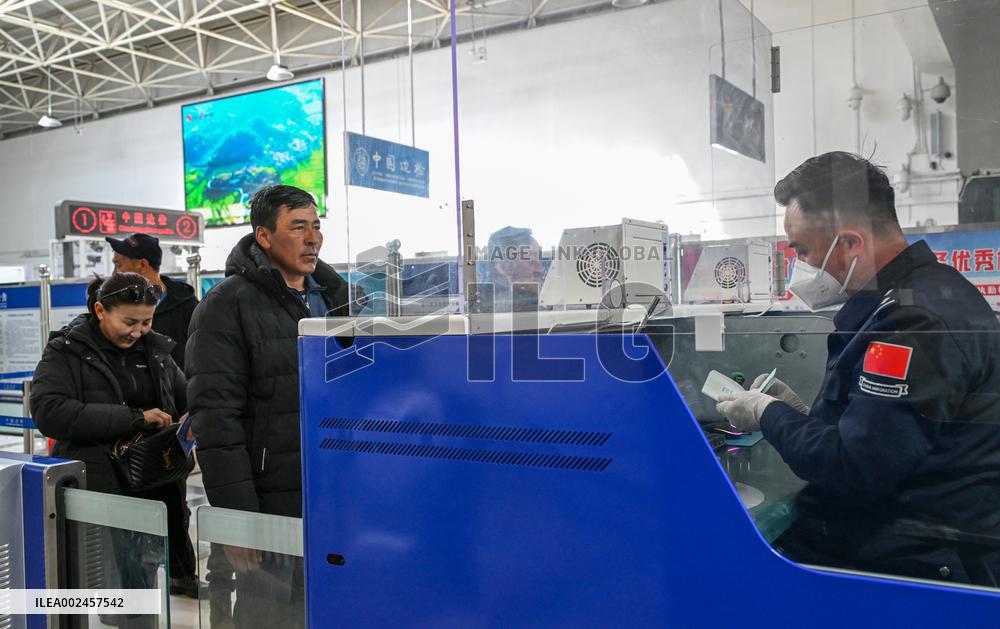 CHINA-XINJIANG-TAKIXKEN ROAD PORT (CN)