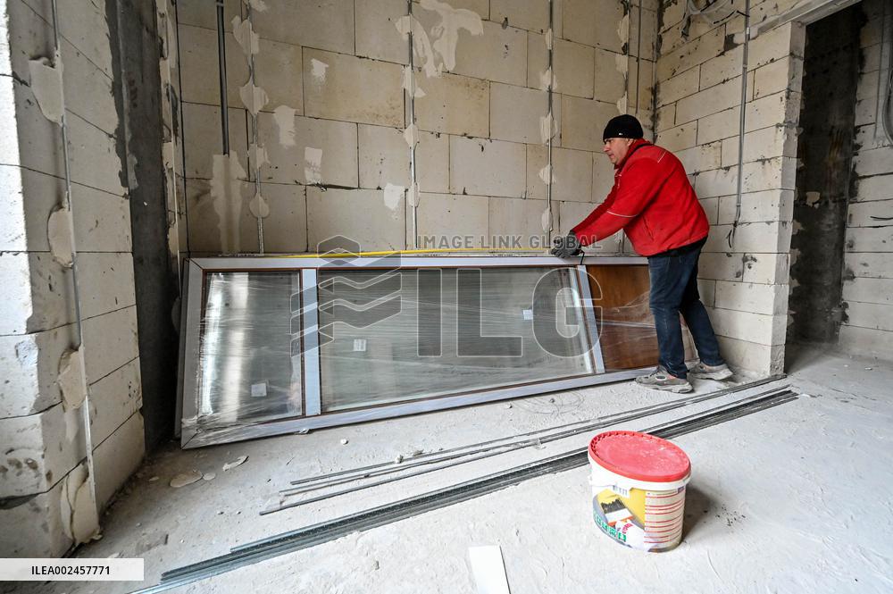Residential building destroyed by Russian shelling undergoes restoration in Zaporizhzhia