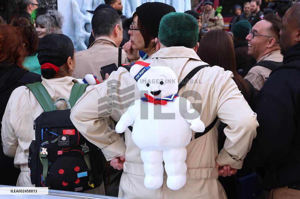 Ghostbusters Fans At The Fire Station - NYC