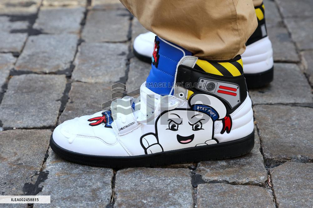 Ghostbusters Fans At The Fire Station - NYC