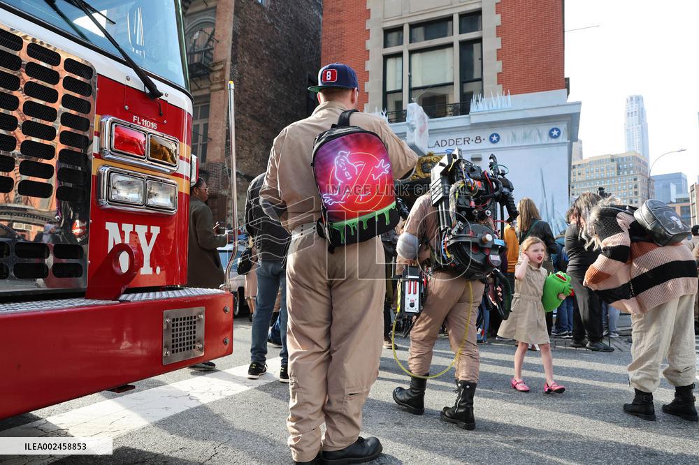 Ghostbusters Fans At The Fire Station - NYC
