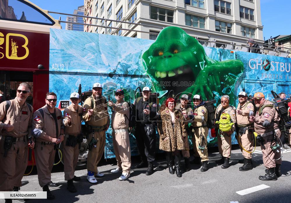 Ghostbusters Fans At The Fire Station - NYC