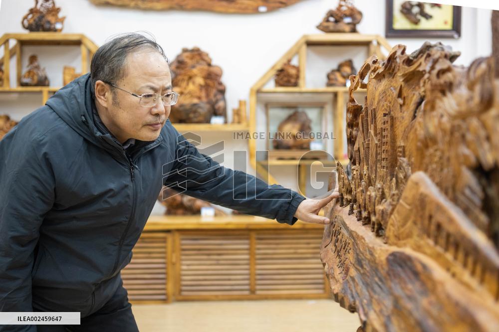 CHINA-HEILONGJIANG-YICHUN-WOODEN ART (CN)