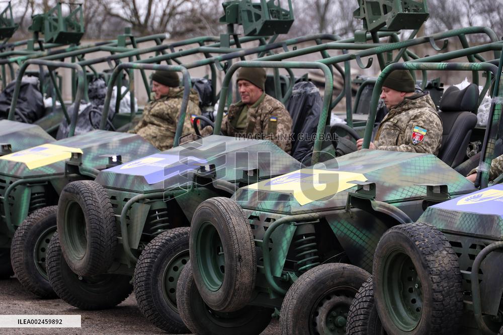 Volunteers hand over mobile baths and restored trophy vehicles to military in Odesa