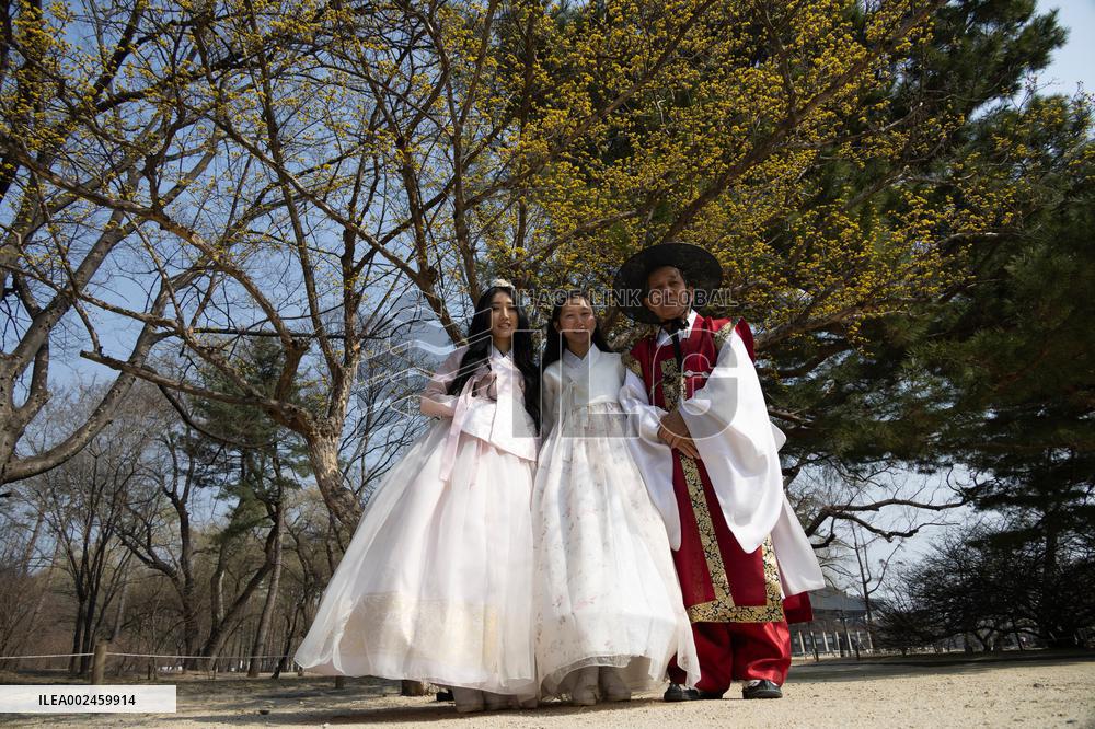SOUTH KOREA-SEOUL-GYEONGBOKGUNG PALACE-SCENERY