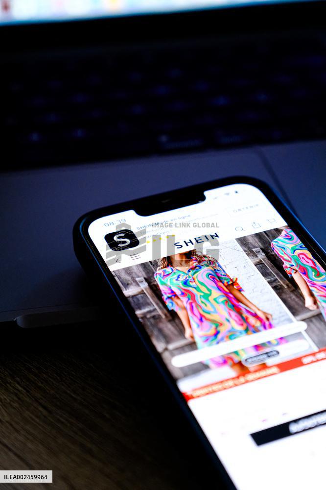 National Assembly Adopts Measures To Penalize Fast Fashion - Paris